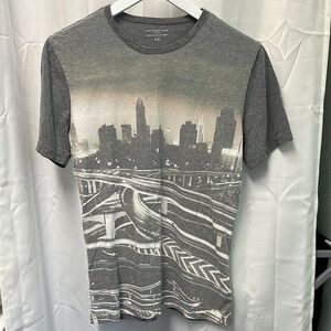 Attention Men's Urban Skyline Tee - Gray